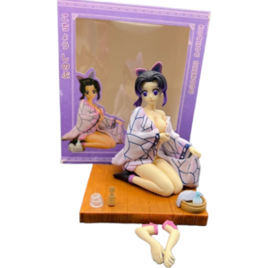 SHINOBU ARRODILLADA